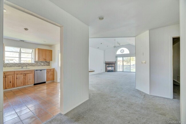 Photo - 367 Seabreeze Ct