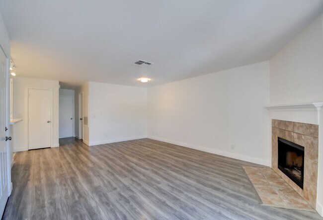 6867 Tamarus St
