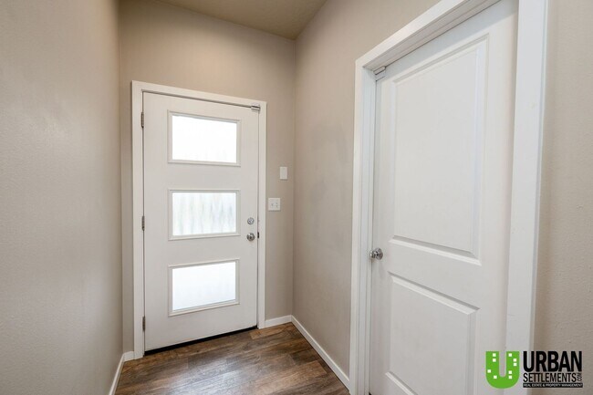Photo - Modern Kendall Yards Townhome – 3 Bed, 2.5 Bath | 1,500 Sq. Ft.