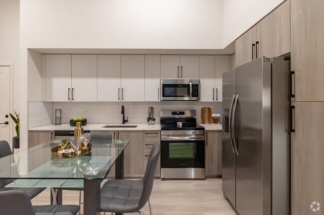 2BR, 2BA - 993SF - Kitchen