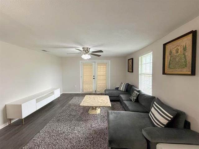2925 Janet Dr