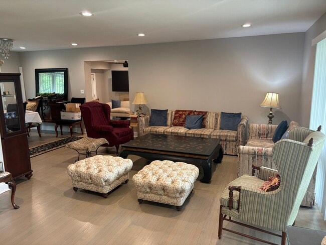 Photo - 130 Birchwood Rd