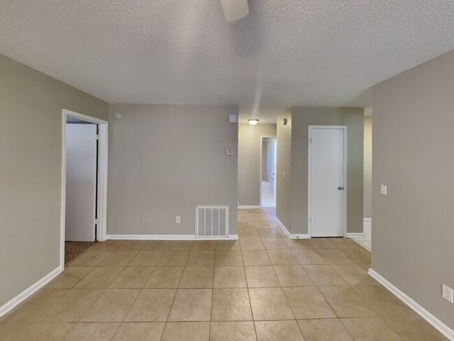 Photo - 950 Turtle Creek Dr S