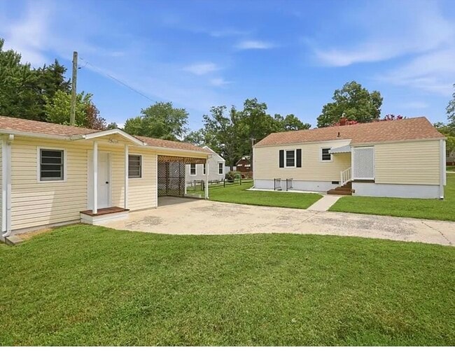 Photo - 2010 Edgewood Dr