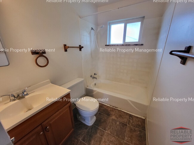 467 W Pacific St Unit 5
