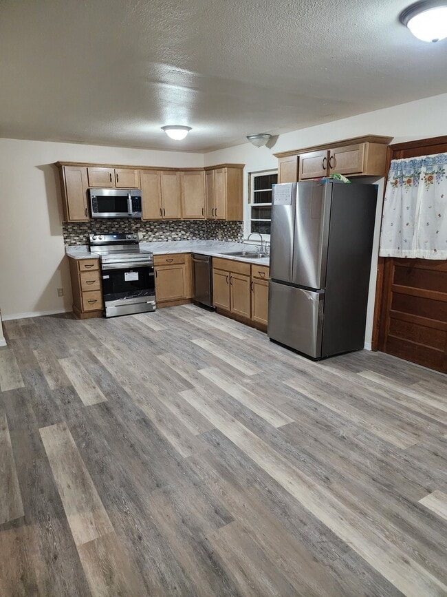Photo - 511 Roland St