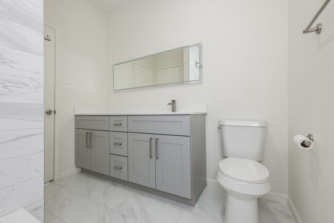 Photo - 17441 Red Oak Dr Unit 7441