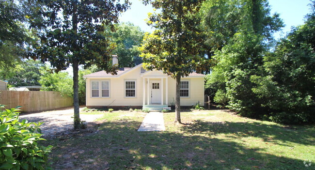 Building Photo - Charming East Hill Cottage | 2BR + Bonus R... Rental