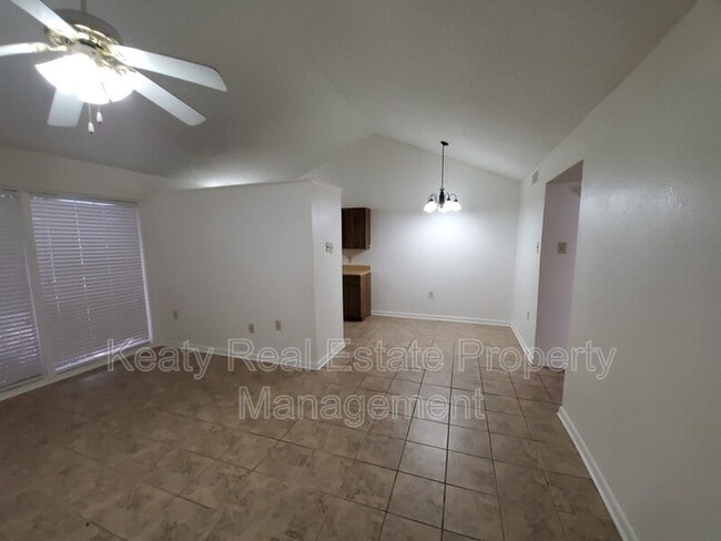 Photo - 803 Fox Run Ave