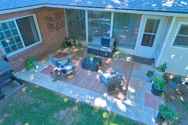 Photo - 1027 W 29th Ave
