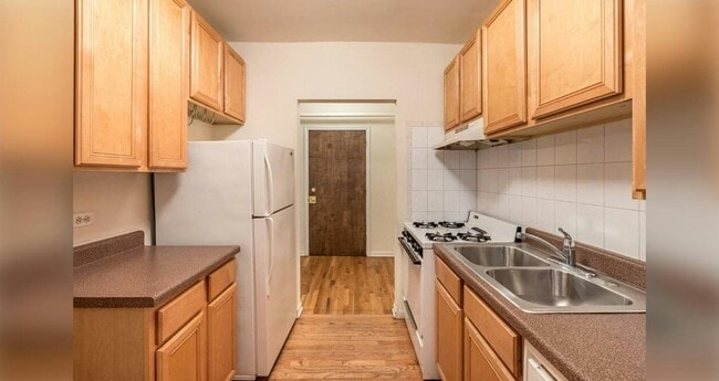 Photo - 726 W Barry Ave Unit 1N