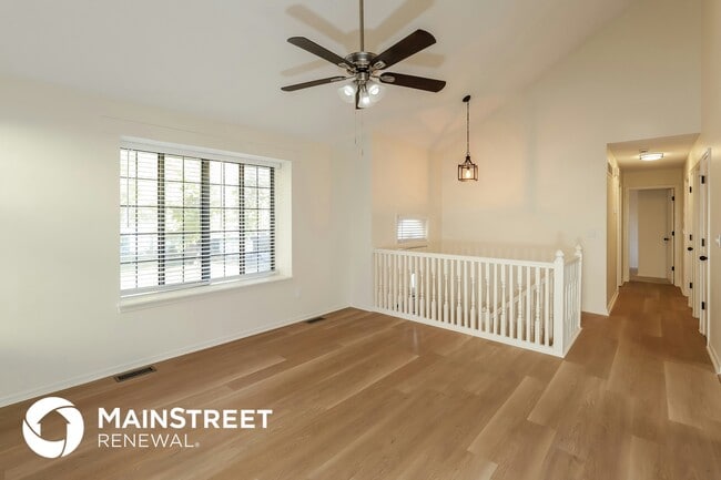 Photo - 404 SE Bristol Dr