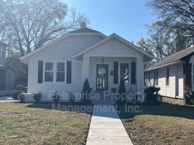 Photo - 1321 Snowden Ave House