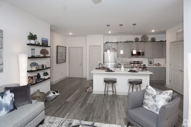 2BR, 2BA - 1001 SF