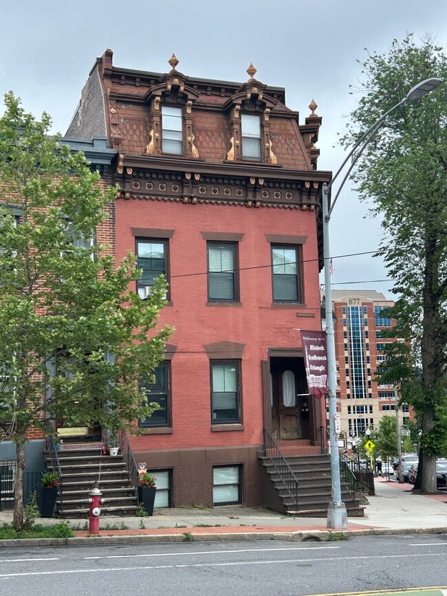 Photo - 1 Ten Broeck St Unit Lower Level