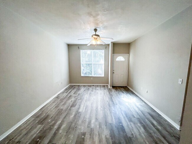 Photo - Victoria Station #147