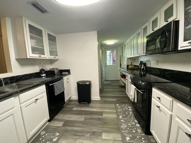 4 Cherokee Trail