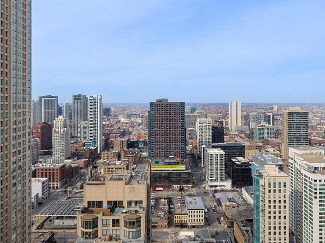 Photo - 10 E Ontario St Unidad 4206