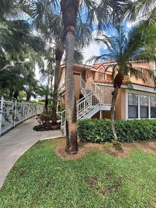 Building Photo - 15581 SW 104th Terrace Unit 221