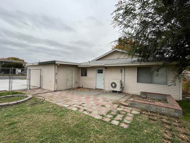 Photo - 1900 Luther Pl Townhome