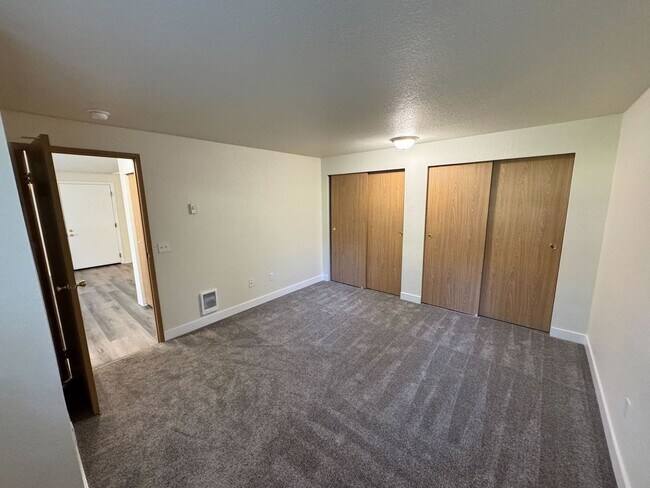 Photo - Wellington Place Apartments