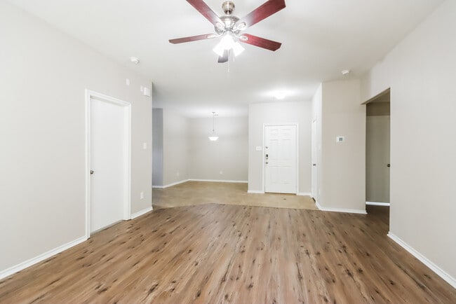 Photo - 805 Belvedere Dr