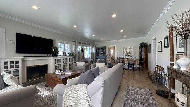 Photo - 5293 Magnolia Ave. Unit Front House