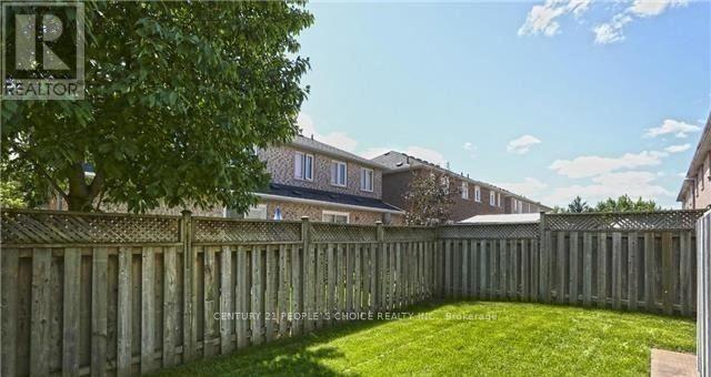 Photo - 11 Canoe Glide Ln