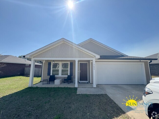 Building Photo - Stunning 4 Bedroom home in the sought-afte...