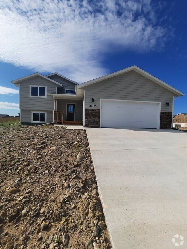 Building Photo - 4 BED | 3 BATH | SINGLE-FAMILY | DOUBLE GA... Rental