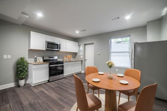 Photo - 3218 Elmley Ave