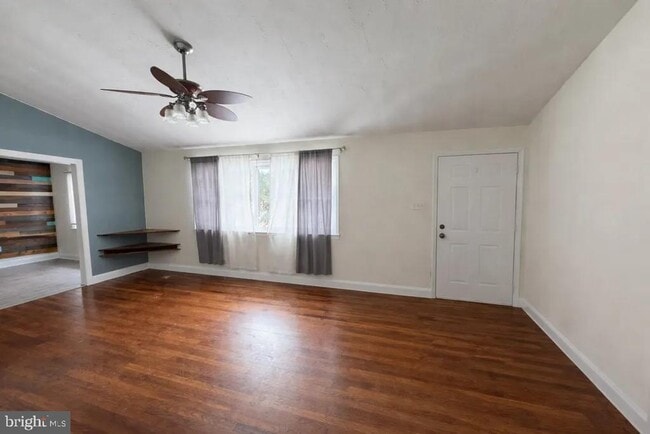 Photo - 1919 Creek Rd