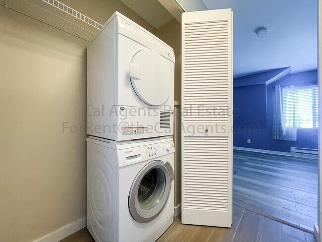 Photo - 6400 Christie Ave