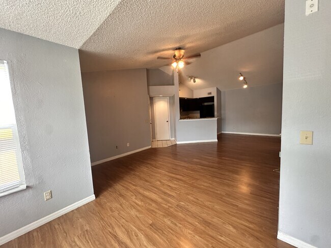 Photo - 4518 Commander Dr Casa Adosada