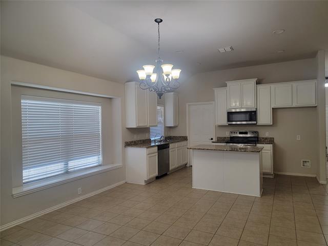 Photo - 628 Nemitz St