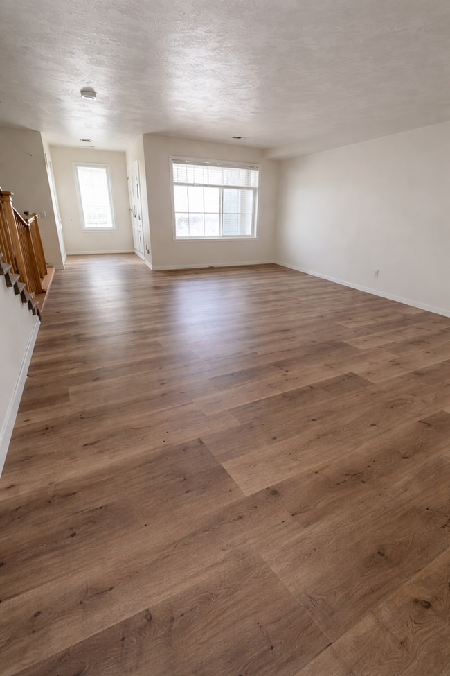 Photo - No deposit option for qualified renters