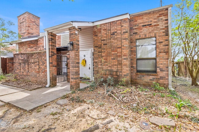 Photo - 183 Steiner Rd Unit Apt 114