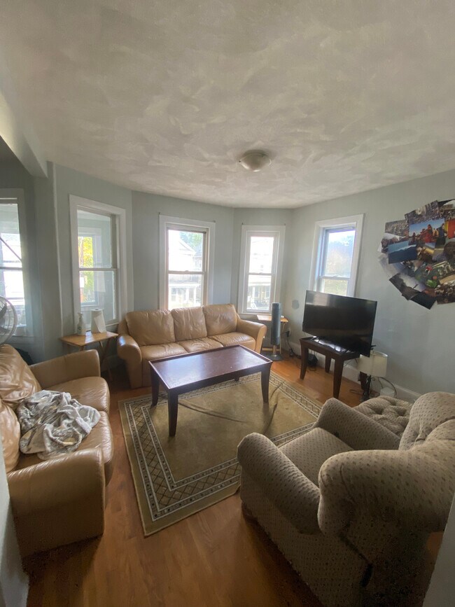 Photo - 53 Bristol Rd Unit 2