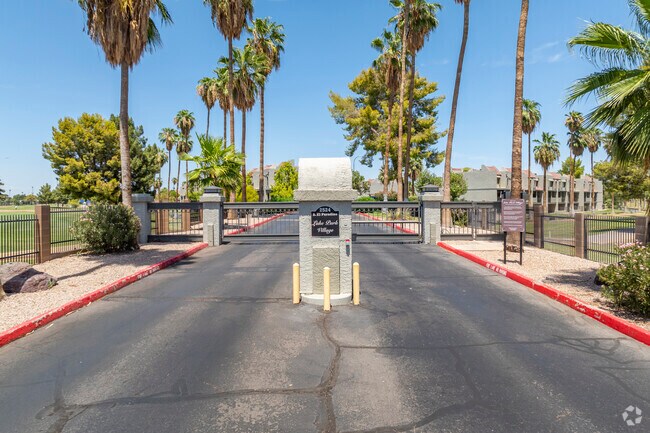 Photo - Lake Park Village