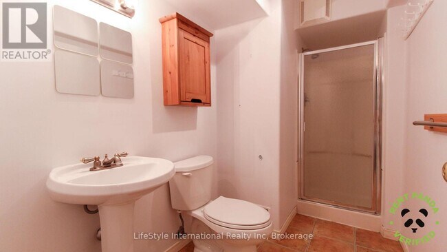 Photo - 404 Grange Rd