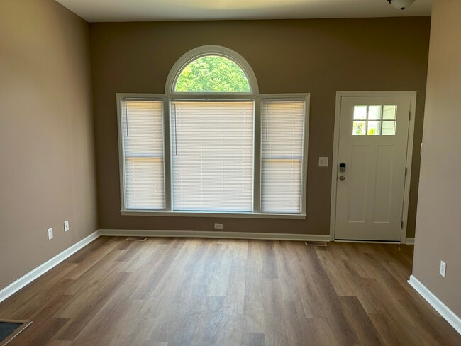 Photo - 420 Johnson St