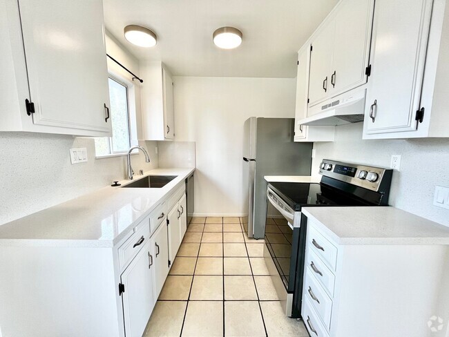 Building Photo - Beautifully Updated 3B 1BA Unit in Lemon G... Rental