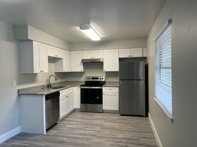 Building Photo - 125 S Salisbury Ave Unit B1