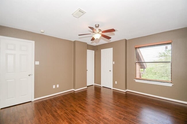 Photo - 737 Davis Rd