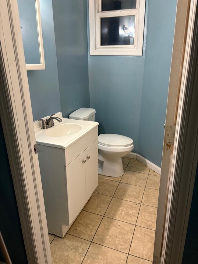 Photo - 42 Fabyan Pl Unit Apt 3