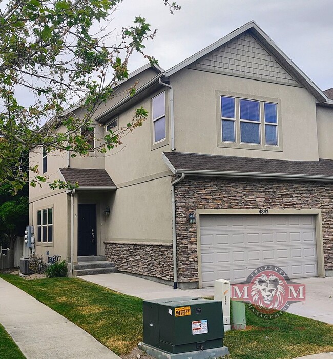 Photo - 3 Bd 3.5 Bath Model Like Townhome in Riverton