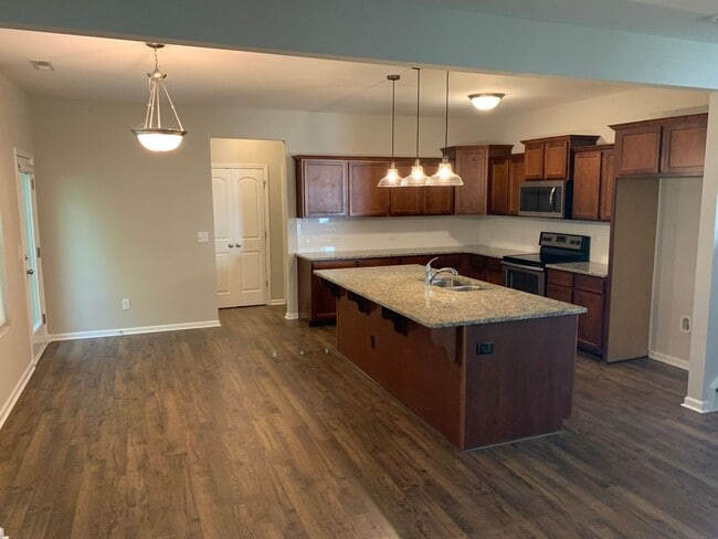 Photo - 144 Daisy Ave