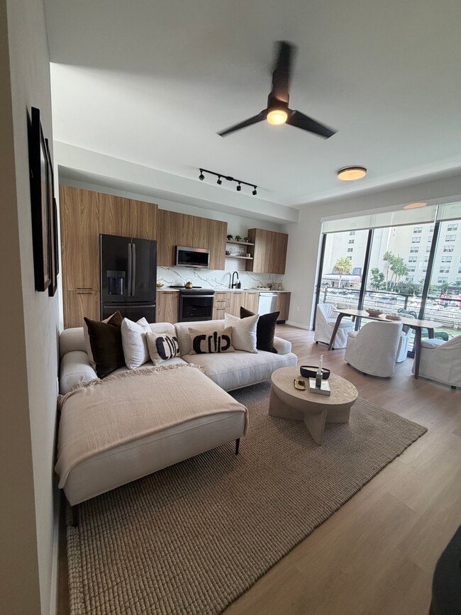 Photo - 11291 Biscayne Blvd