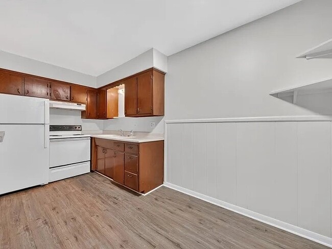 Photo - 151 E McHattie St Unit 6