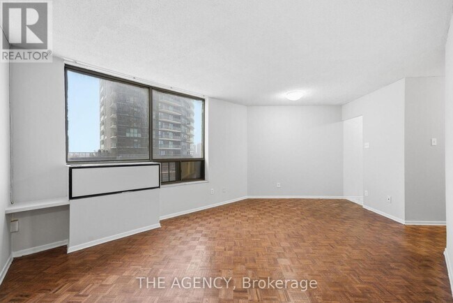 Photo - 2350 Dundas St W Unit 1003A